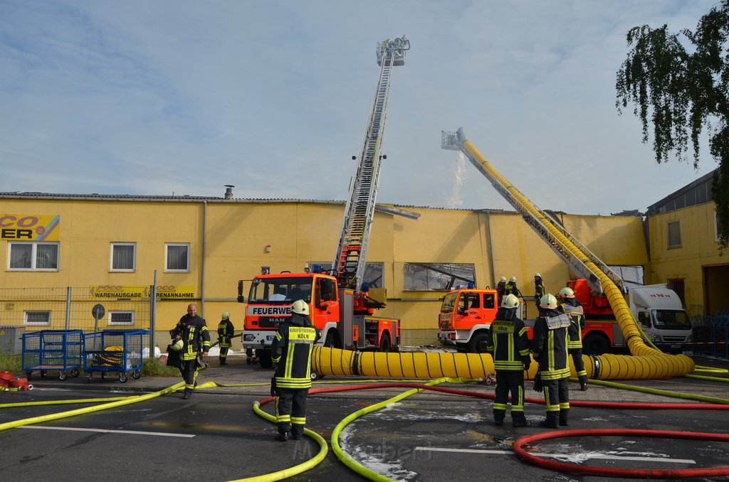 Grossfeuer Poco Lager Koeln Porz Gremberghoven Hansestr P545.JPG - Miklos Laubert